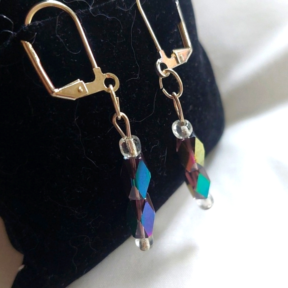 Boho Chic Handmade Stretch Bracelet and Earrings Iridescent Set - Picture 5 of 11